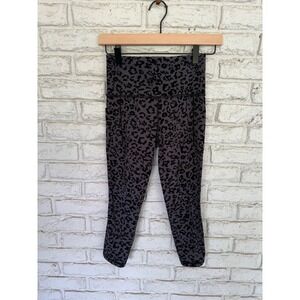 Athleta Salutation II Capri Leggings XS Gray Black Leopard Print Pockets